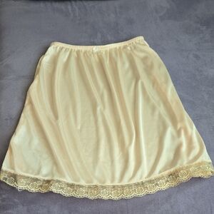 Cream Lace Trim Slip Skirt M